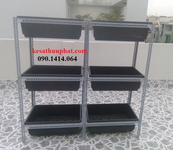 khung sắt kệ để cây cảnh ngoài trời