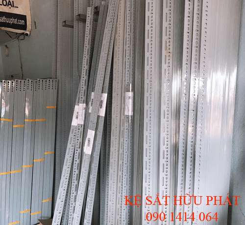 kệ sắt V lỗ